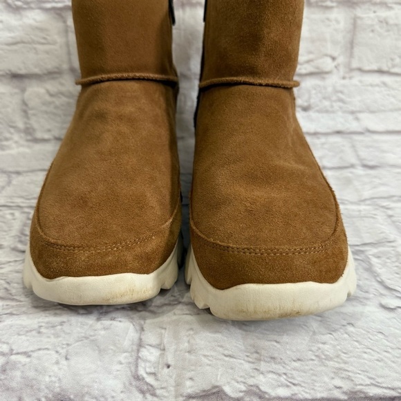 UGG Palomar Waterproof Boots womens size 11
Chestnut side zip up - Picture 5 of 11